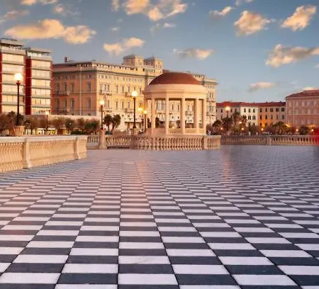 Charming And Relaxing Piazza Mazzini *